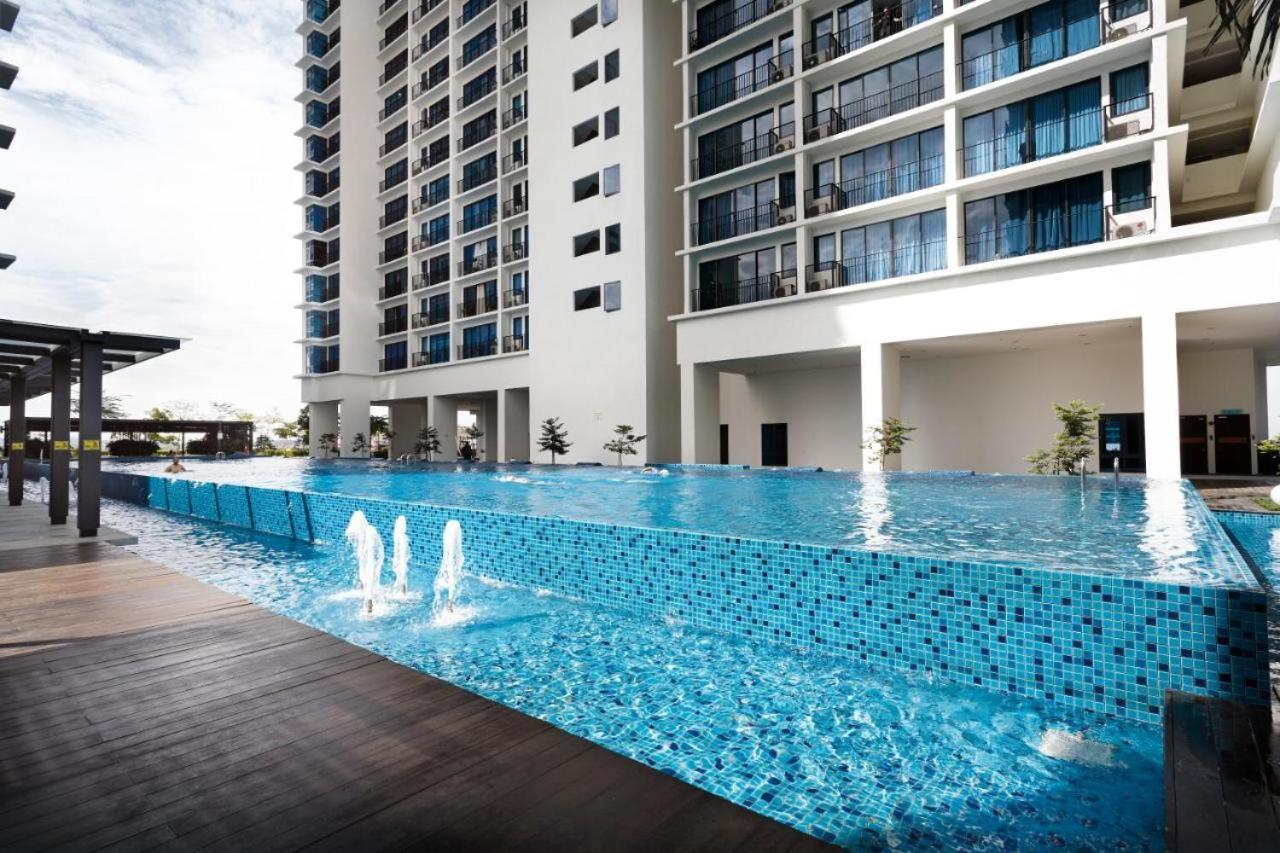 Francesco Suite - Trefoil Setia Alam-Near Setia City Mall & Setia Convention Centre Exterior foto